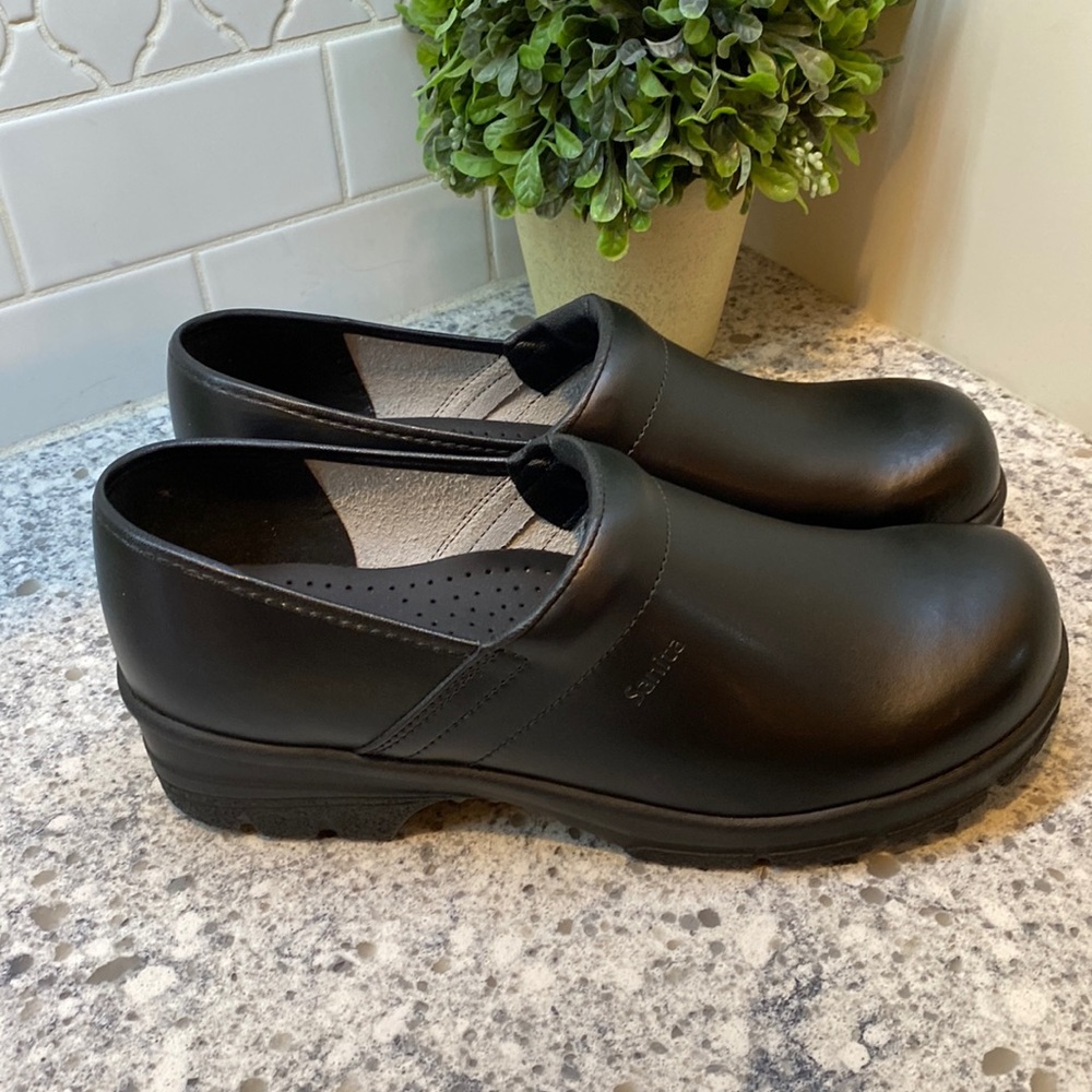 Sanita black non slip clogs New w/o box size EU 44 US Mens size 11 maybe?